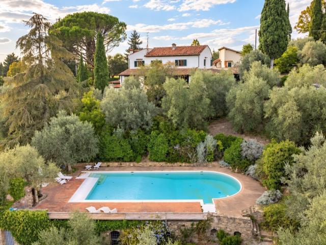 Case e ville in vendita di 540 m² in Via del Pian dei Giullari
