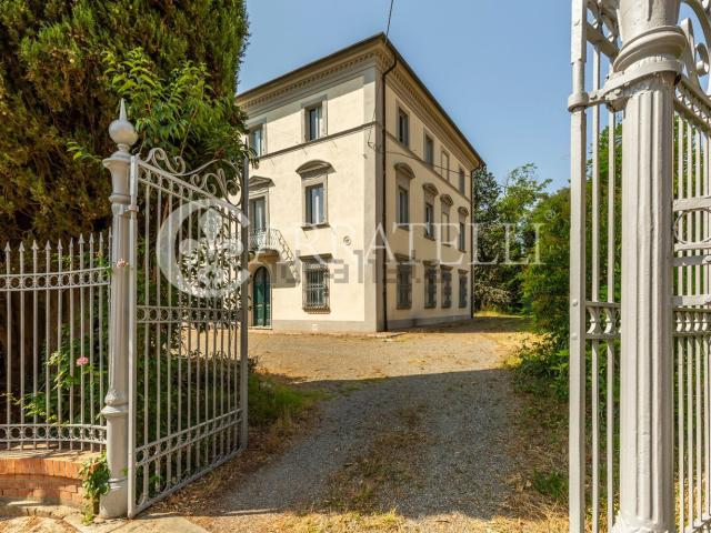 Case e ville in vendita di 540 m² in Via della Corgna