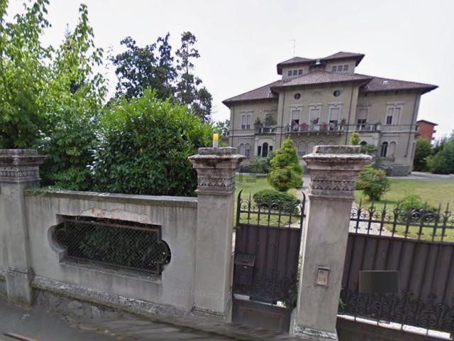 Case e ville in vendita di 540 m² in Via Martiri della Libertà, 168
