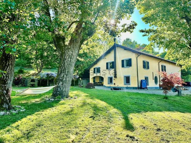 Case e ville in vendita di 540 m² in Strada di Monterotondo, 14