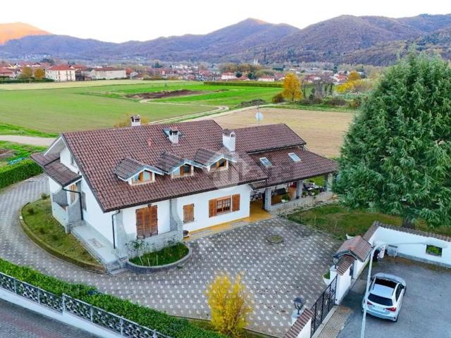 Case e ville in vendita di 542 m² in Via Genolino, 57