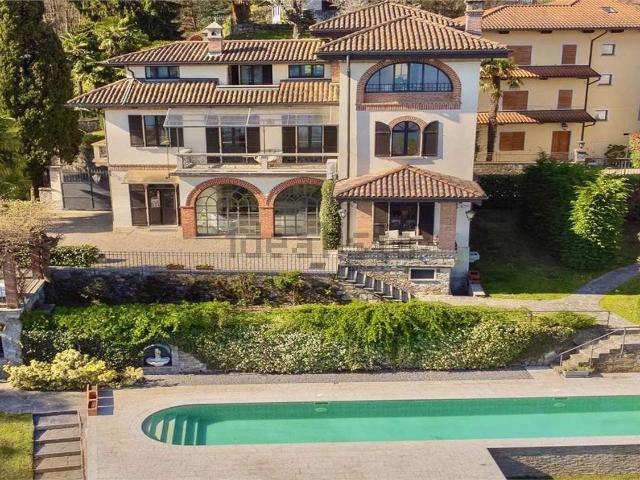Case e ville in vendita di 543 m² in Via per Brisino, 14