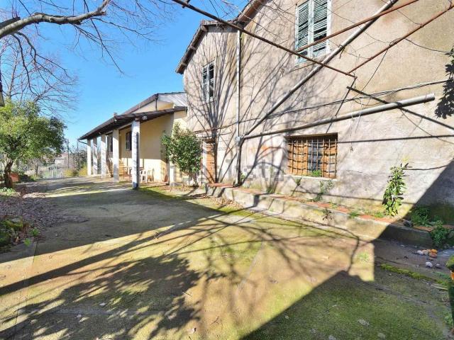 Case e ville in vendita di 543 m² in Via Pratolungo