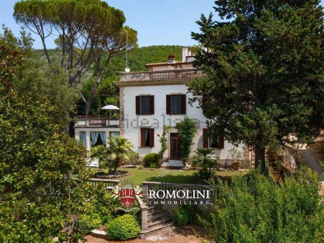 Case e ville in vendita di 544 m²
