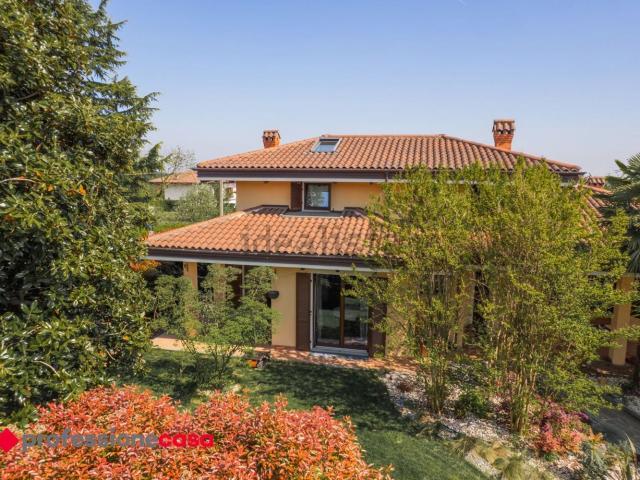 Case e ville in vendita di 572 m² in Via Castello, 14