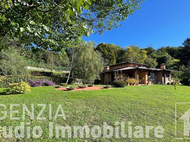 Case e ville in vendita di 547 m² in Via Predelli, 5