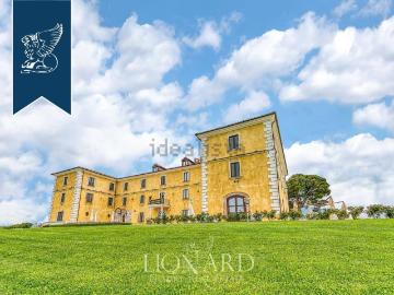 Case e ville in vendita di 5500 m²