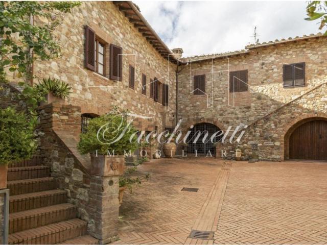 Case e ville in vendita di 5500 m²