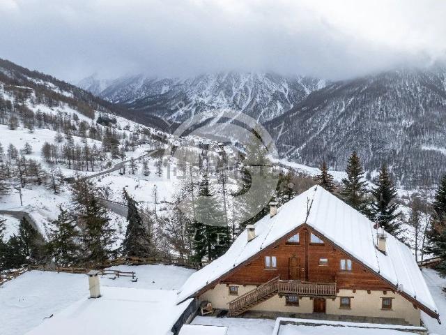 Case e ville in vendita di 550 m²