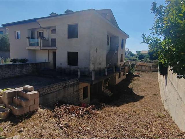 Case e ville in vendita di 550 m²