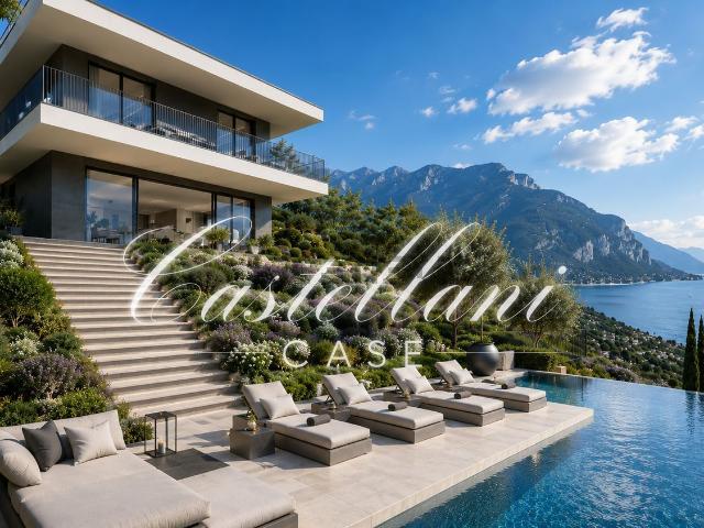Case e ville in vendita di 550 m²