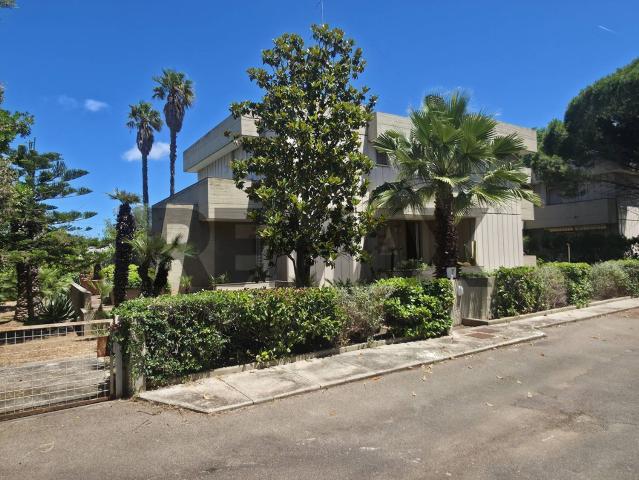 Case e ville in vendita di 550 m²