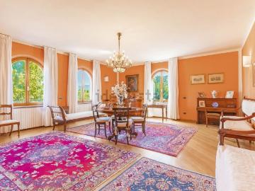 Case e ville in vendita di 550 m²