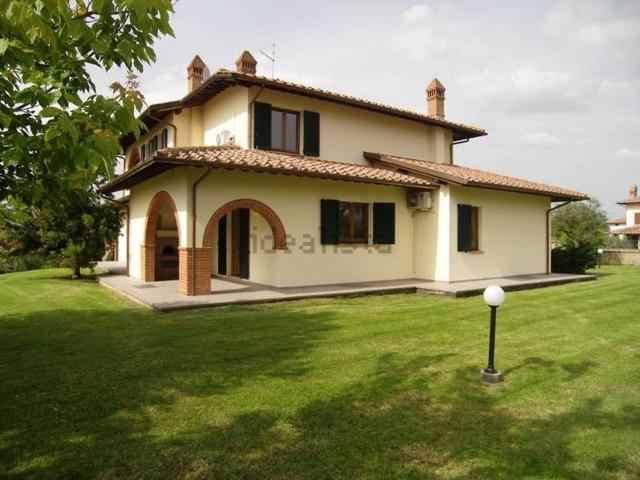 Case e ville in vendita di 550 m²