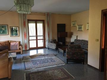 Case e ville in vendita di 550 m²