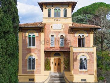 Case e ville in vendita di 550 m²