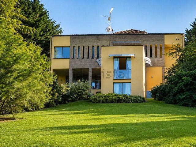 Case e ville in vendita di 550 m²