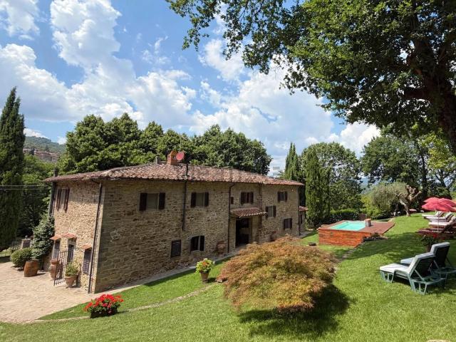 Case e ville in vendita di 550 m² in Via Case Sparse, 5