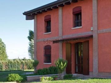Case e ville in vendita di 550 m² in Via Argine Destro Montone