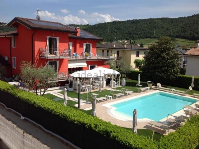 Case e ville in vendita di 550 m² in Via Giare, 14