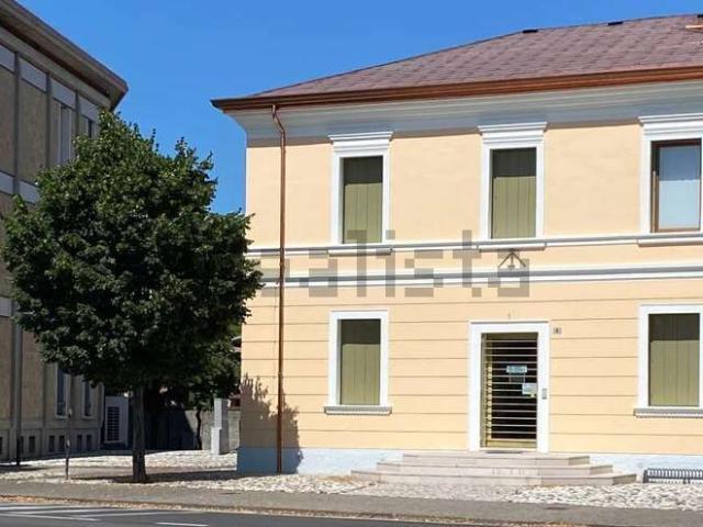 Case e ville in vendita di 550 m² in Via della Carrera