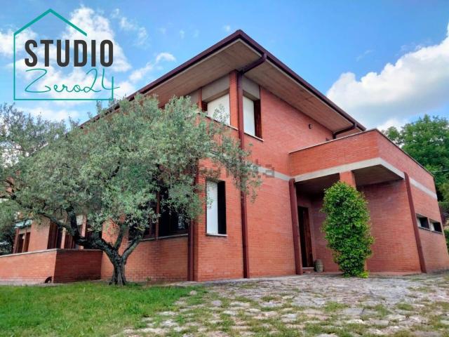 Case e ville in vendita di 550 m² in Via della Treggia, 93