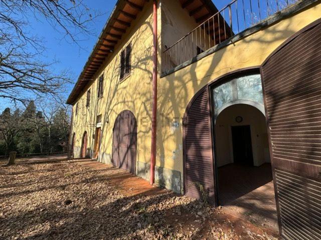 Case e ville in vendita di 550 m² in Via della Villa Tignanello