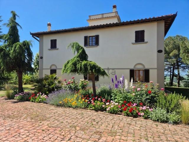 Case e ville in vendita di 550 m² in Via Orazio Bacci