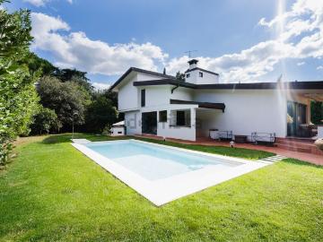 Case e ville in vendita di 550 m² in Via Lungo l&apos Affrico