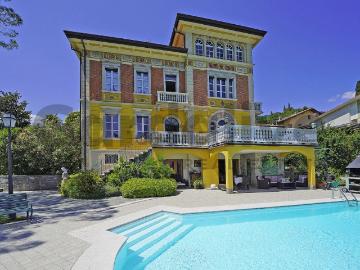Case e ville in vendita di 550 m² in Via Sant&apos Anna