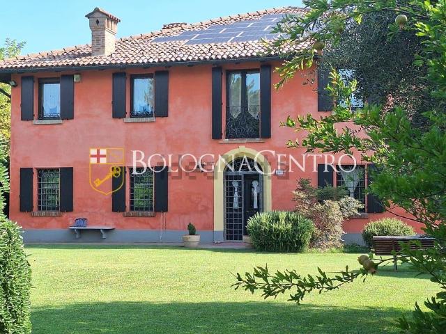 Case e ville in vendita di 550 m² in Via Santa Maria in Duno