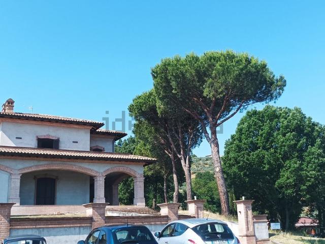 Case e ville in vendita di 550 m² in Via palazzetta