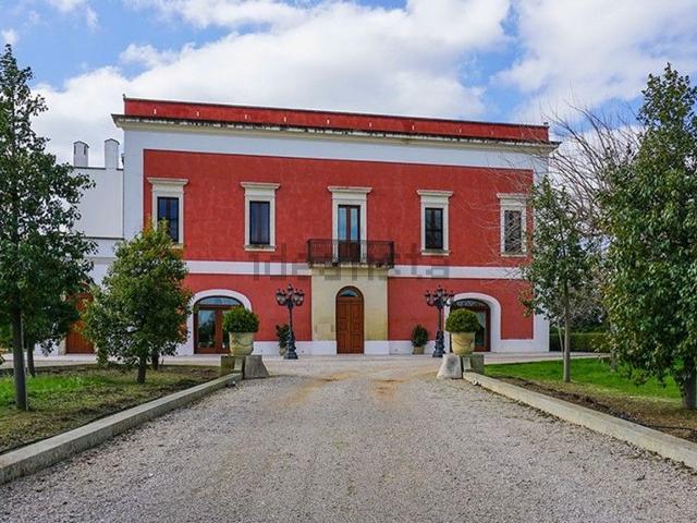 Case e ville in vendita di 550 m² in Via Pigne