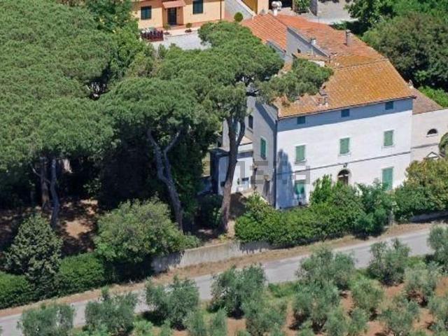 Case e ville in vendita di 550 m² in Via Tronto