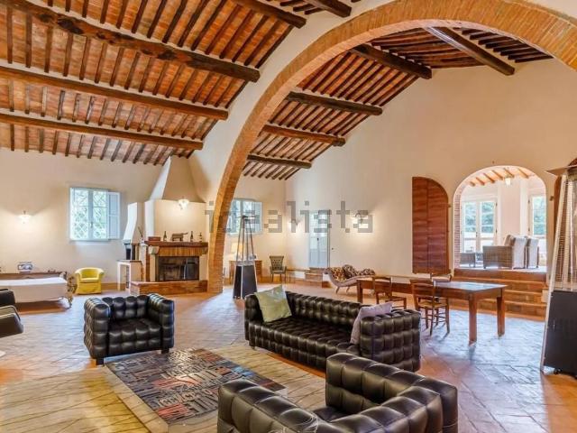 Case e ville in vendita di 550 m² in Corso Repubblica