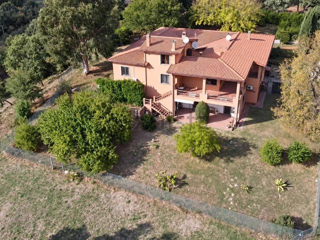 Case e ville in vendita di 550 m² in Strada delle Pastine