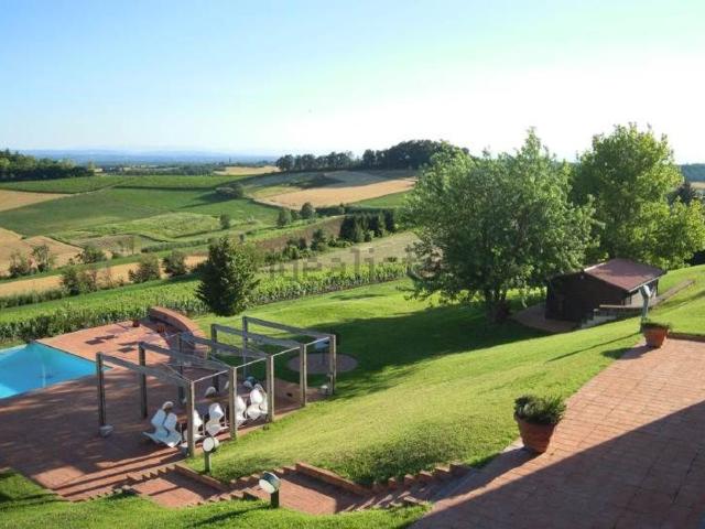 Case e ville in vendita di 552 m²