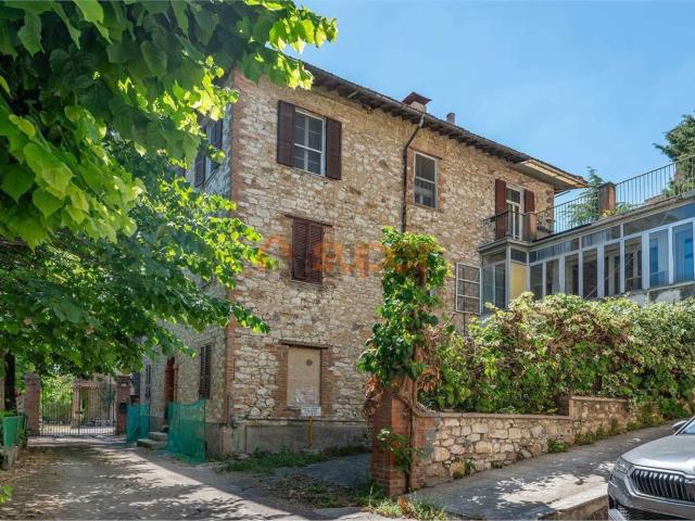 Case e ville in vendita di 552 m² in Via Villa Glori