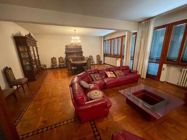 Case e ville in vendita di 554 m² in Via Giorgio Vasari