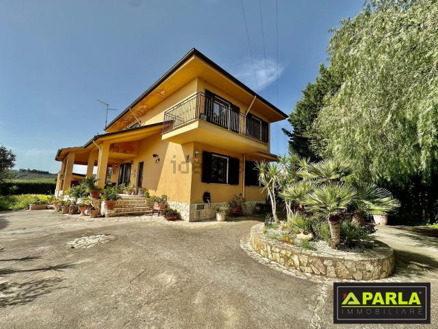 Case e ville in vendita di 5550 m² in Via Giudice Antonino Saetta