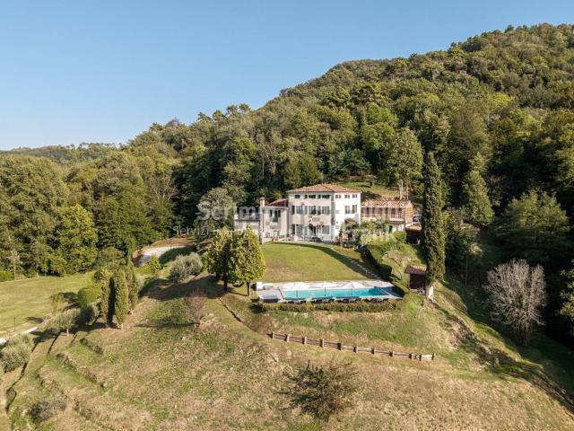 Case e ville in vendita di 555 m²