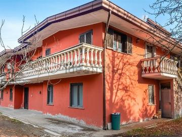 Case e ville in vendita di 555 m² in Via Valle Pantano
