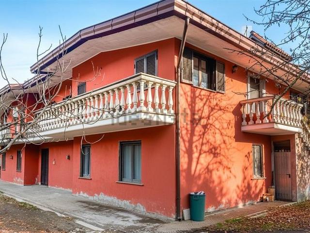 Case e ville in vendita di 555 m² in Via Valle Pantano