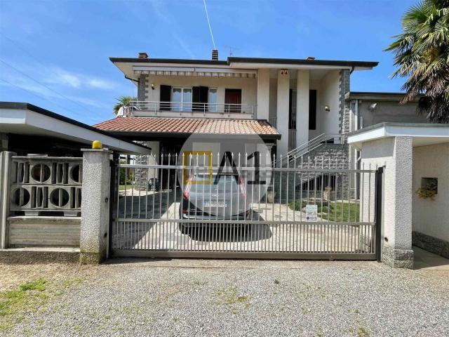 Case e ville in vendita di 556 m²