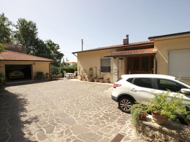 Case e ville in vendita di 557 m²