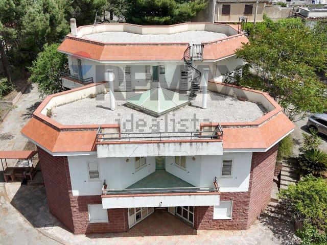 Case e ville in vendita di 557 m² in Via Santa Maria, 1