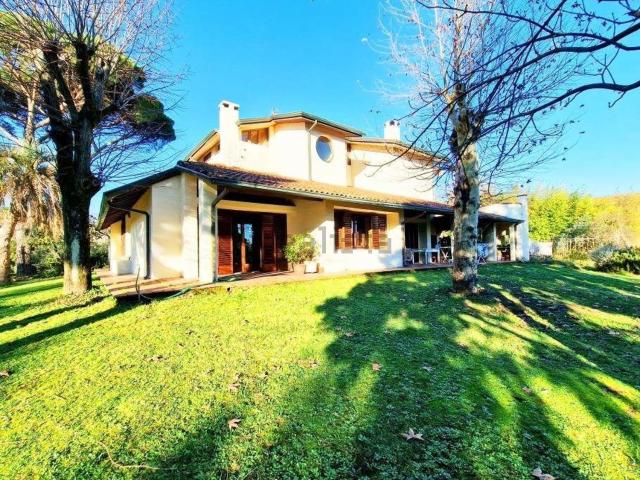 Case e ville in vendita di 557 m² in Via Vecchia Pesciatina in Gragnano