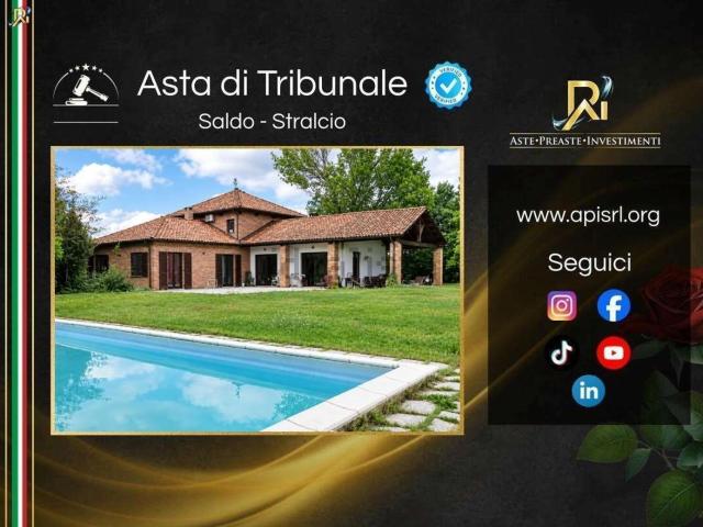 Case e ville in vendita di 557 m² in Frazione Casabianca, 103