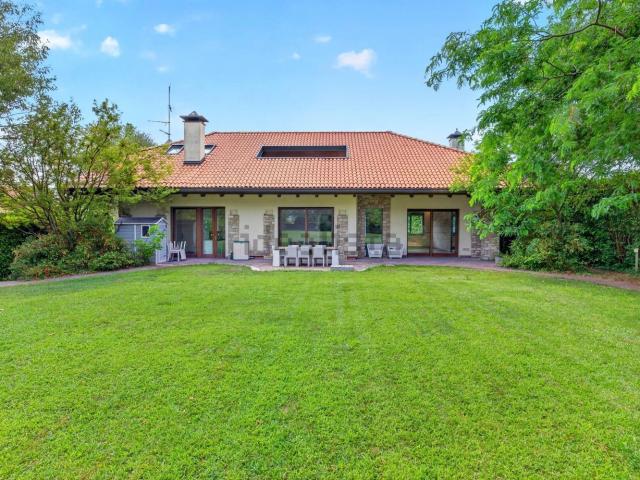 Case e ville in vendita di 558 m² in Via G.Boccaccio, 54