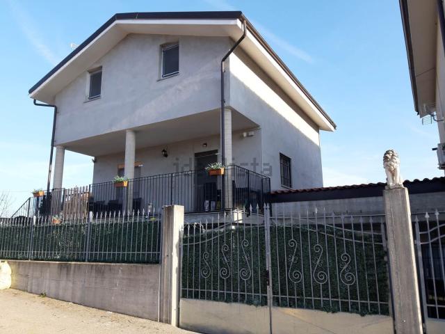 Case e ville in vendita di 55 m² in Via Generale Giuseppe Thaon di Revel, 117
